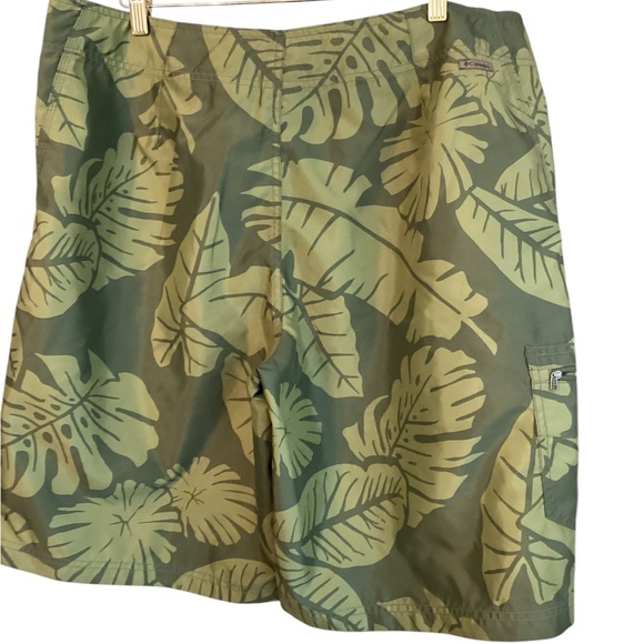 Columbia 38 W 11 Inseam Board Shorts Swim Trunks Green Leaf Pattern - Picture 3 of 6